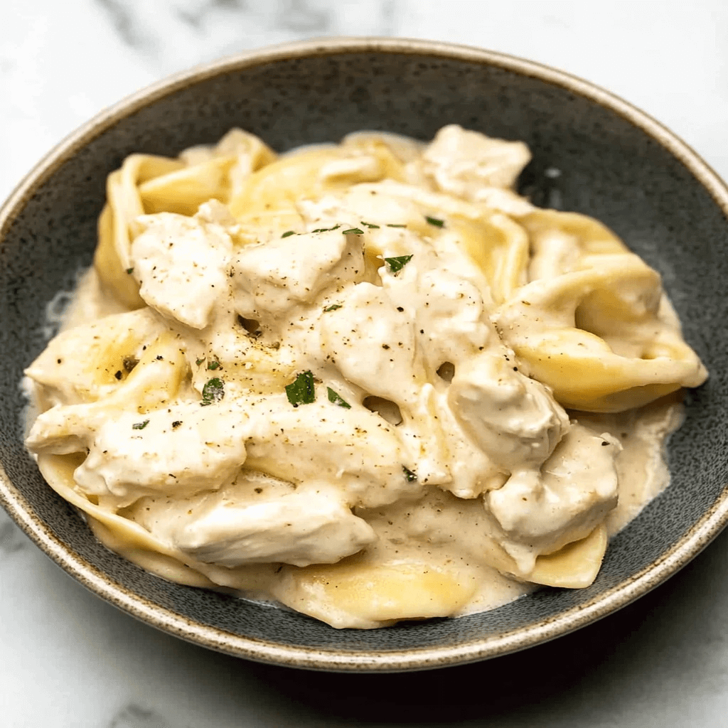Decadent and Creamy Chicken Tortellini Alfredo Recipe (1)