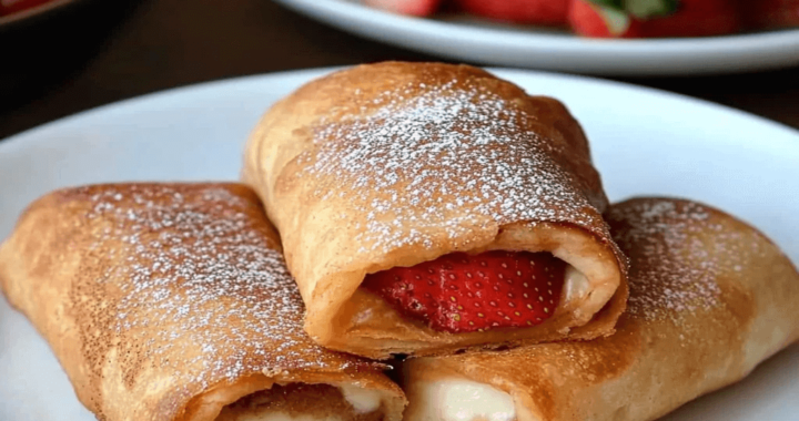 Irresistible Strawberry Cheesecake Chimichangas for Dessert Bliss (1)