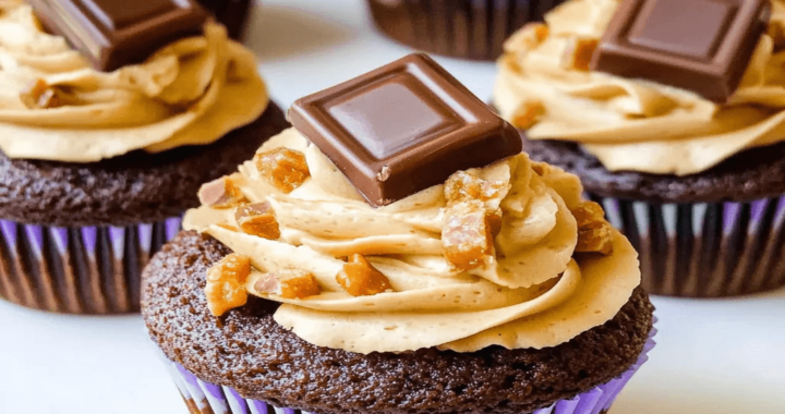 Ultimate Snickers Cupcakes A Decadent Dessert Delight (1)