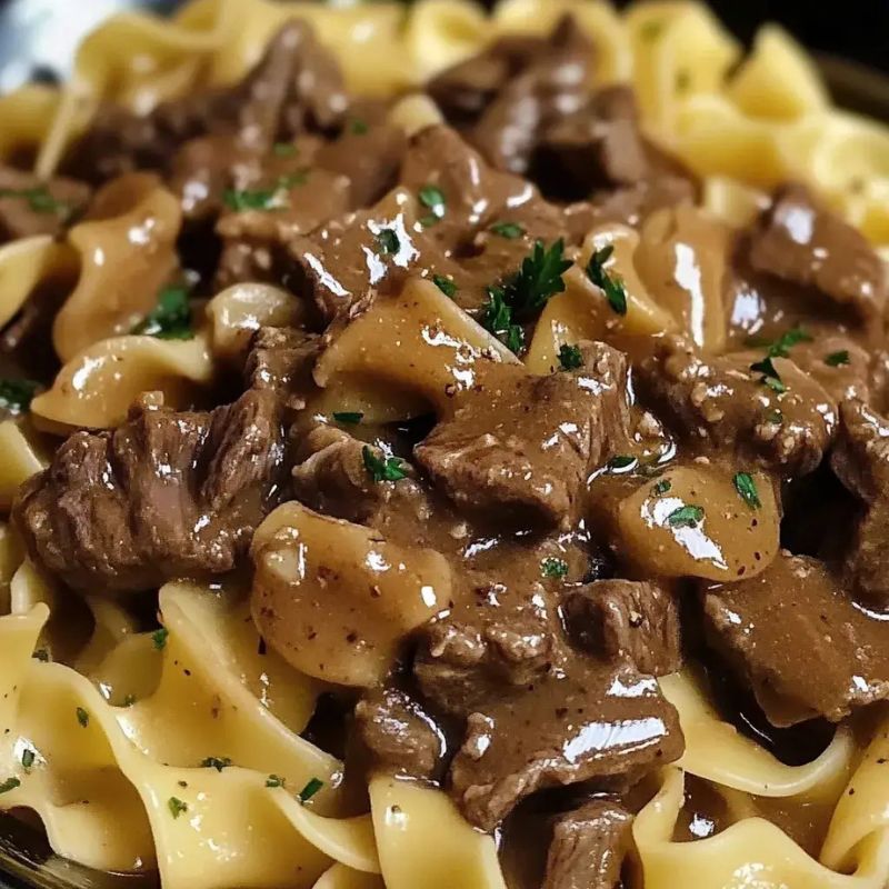 Best Crockpot Beef Tips & Noodles Recipe – So Easy & Delicious! (1)