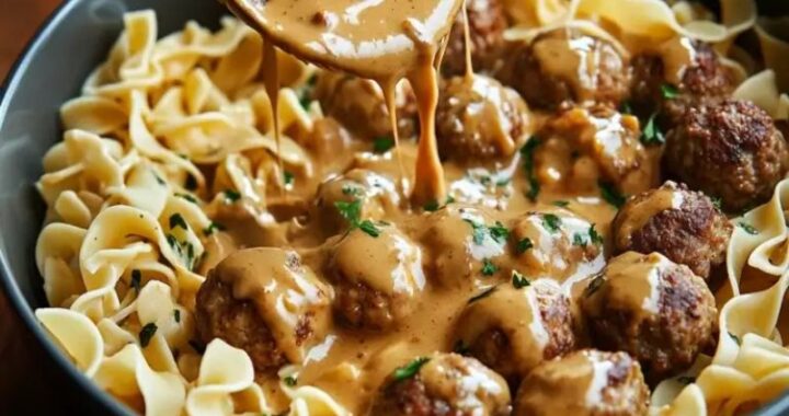 One-Pan Creamy Swedish Meatball Noodle Bake – A Simple & Delicious Meal! (5)