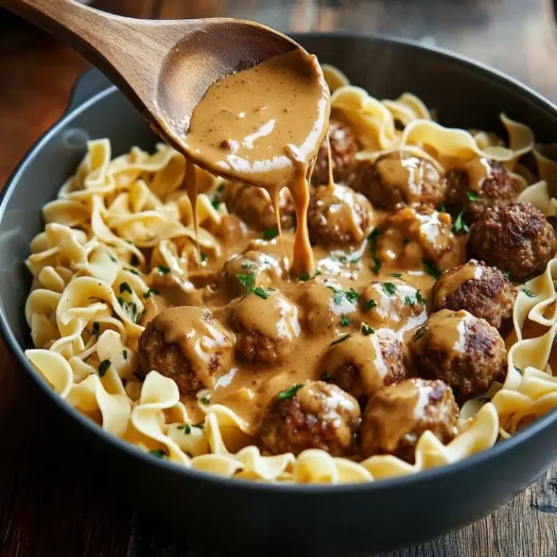 One-Pan Creamy Swedish Meatball Noodle Bake – A Simple & Delicious Meal! (5)
