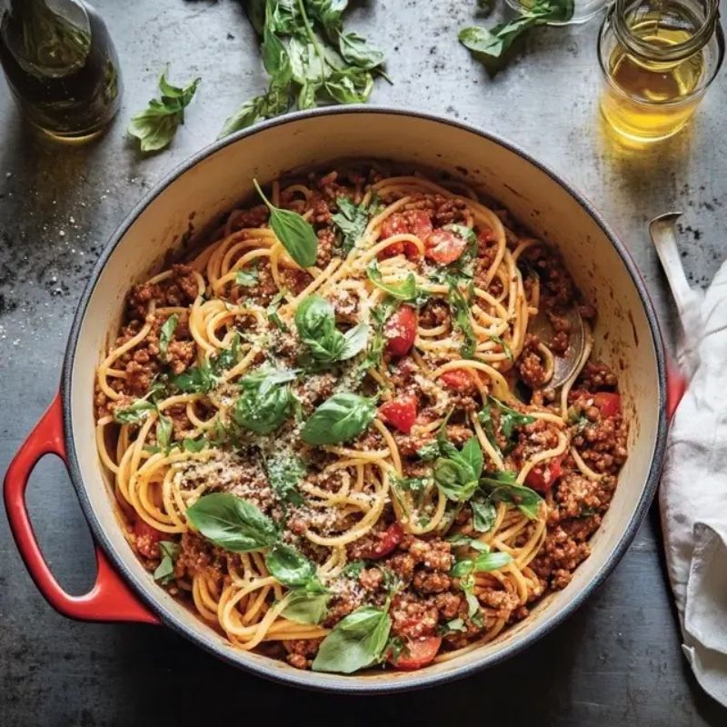 Classic One-Pot Spaghetti Bolognese – Quick and Hearty Meal (2)