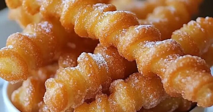 Crispy Funnel Cake Sticks – Quick & Delicious Fried Dessert Idea (3)