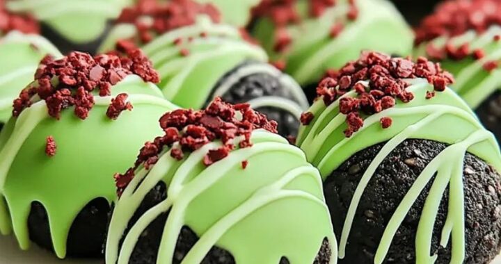 Festive Grinch Oreo Balls Recipe – A Fun & Easy Holiday Treat! (1)