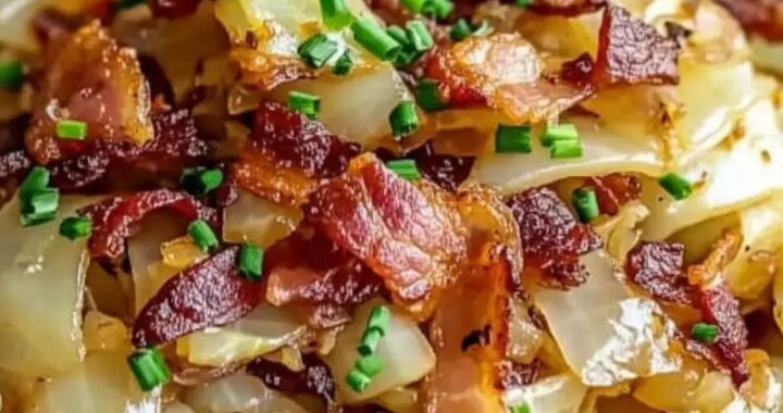 Fried Cabbage with Bacon and Onion Recipe – Quick & Flavorful