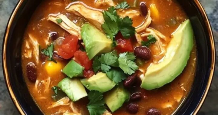 How to Make the Best Chili Chicken Tortilla Soup at Home (3)