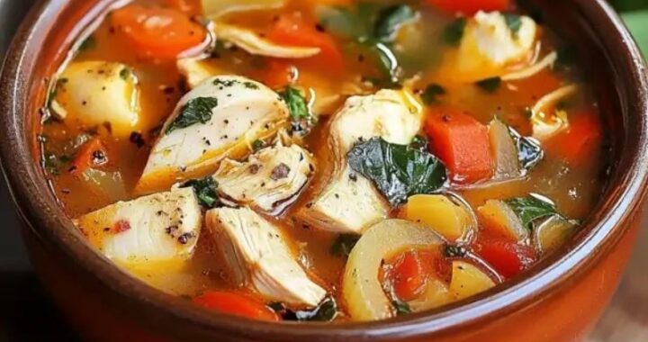Italian Chicken Veggie Soup Recipe – A Hearty, Healthy Classic (4)
