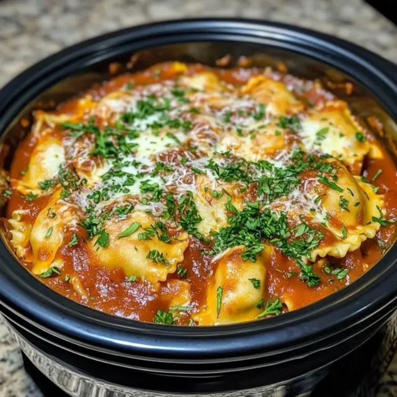 Lazy Slow Cooker Lasagna Recipe – Easy Crockpot Comfort Food for Busy Nights (1)