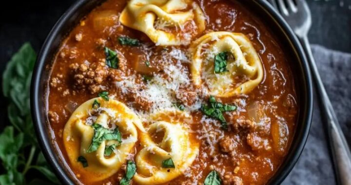 Creamy Tomato Tortellini Soup with Ground Beef for a Cozy Dinner (2)