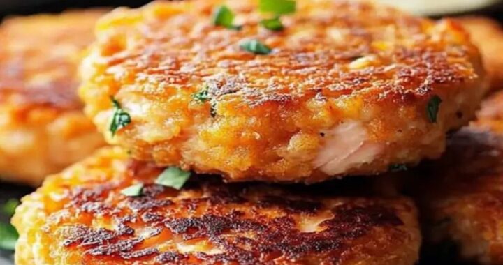 Easy Canned Salmon Cakes Recipe – Crispy, Flavorful & Budget-Friendly! (1)