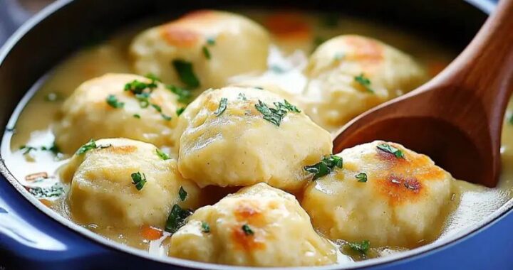 Easy Chicken and Dumpling Soup – Hearty, Creamy & Perfect for Cold Nights (3)