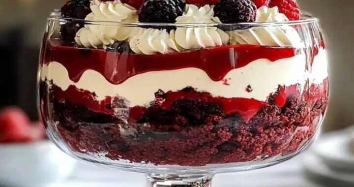 Red Velvet Cheesecake Trifle – Easy, Creamy, and Perfect for Any Occasion (1)