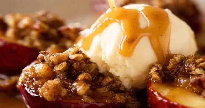Slow Cooker Apple Crisp – The Easiest Cozy Dessert You’ll Ever Make (1)