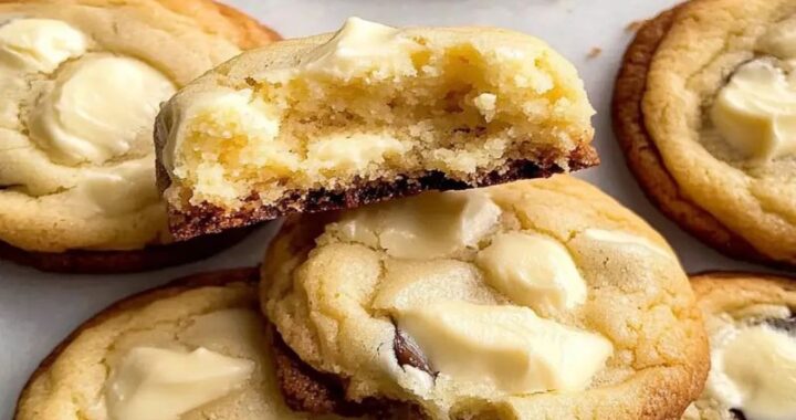 Cream Cheese Cookies That Melt in Your Mouth – Easy & Buttery Recipe