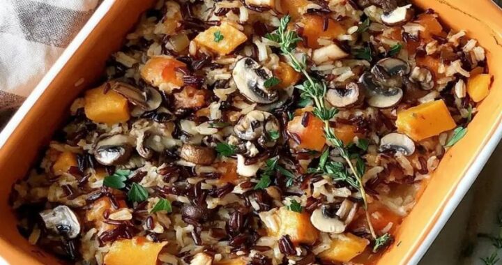 Easy Hearty Wild Rice and Mushroom Bake – Comfort in a Dish (1)