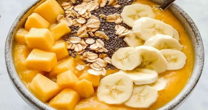 Easy Mango Smoothie Bowl Recipe for a Healthy Breakfast (1)