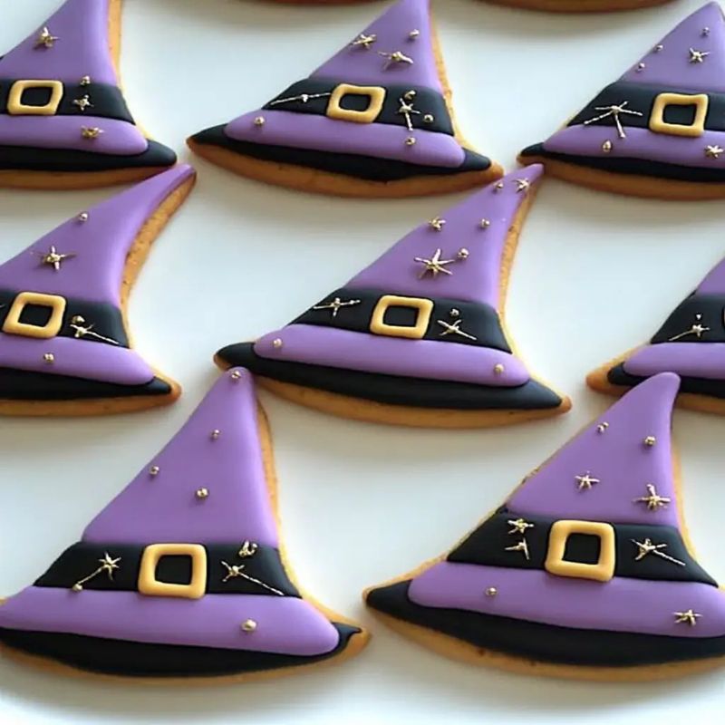Halloween Witch Hat Cookies – Easy and Fun Treat for Spooky Parties (1)
